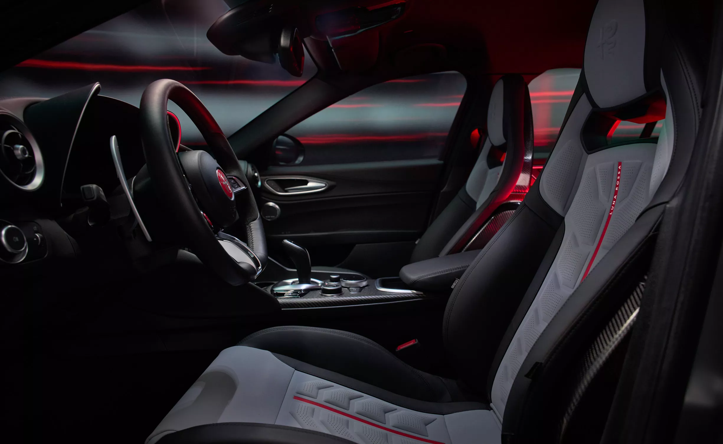 Alfa Romeo Giulia Quadrifoglio Luna Rossa